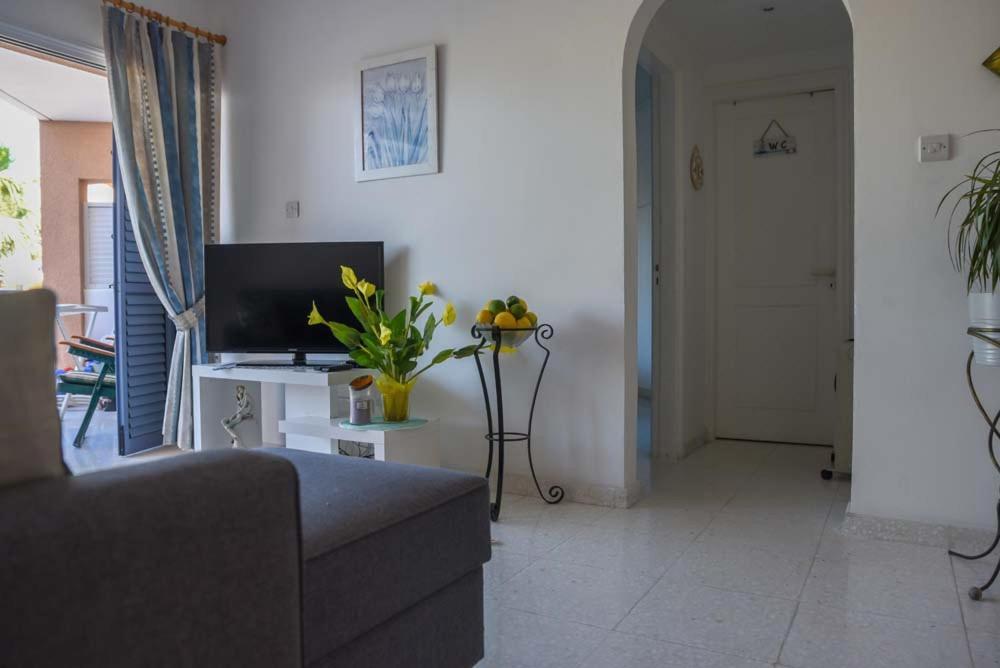 Paradise Gardens With A Large Terrace Apartment