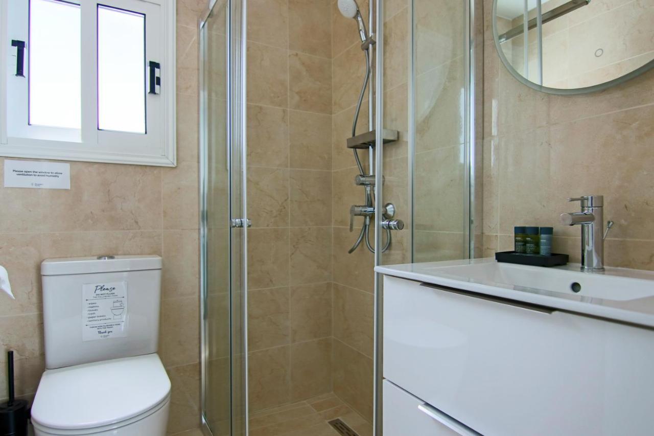 Apartment Phaedrus Living: Seaside Luxury Flat Lighthouse 62 Paphos