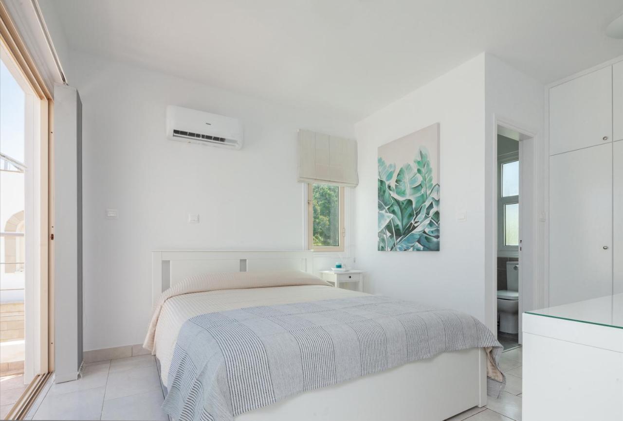 Infinity Luxury 4 Bedroom Villa *