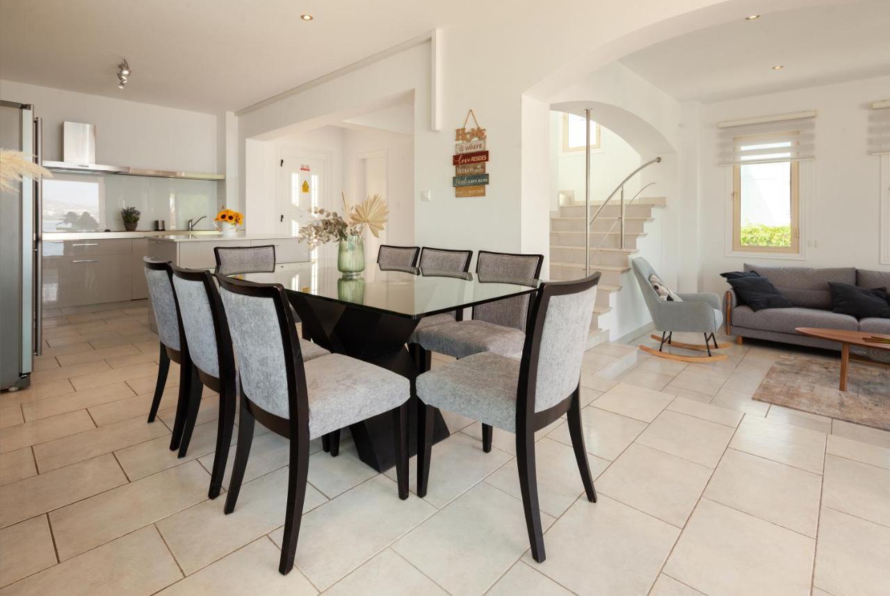 Infinity Luxury 4 Bedroom Villa *