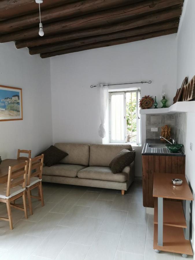 Romanos Country house *