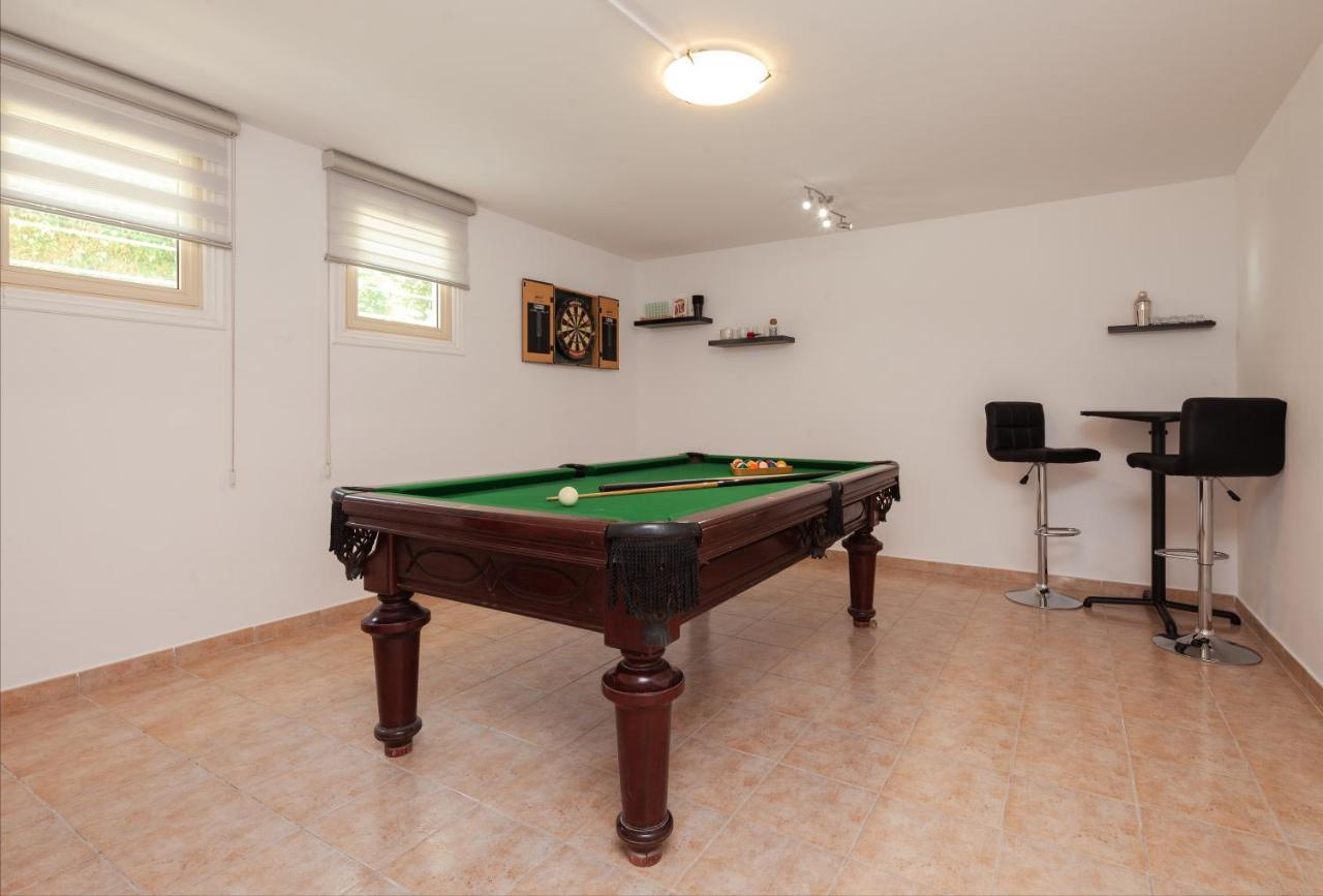 Infinity Luxury 4 Bedroom Villa *
