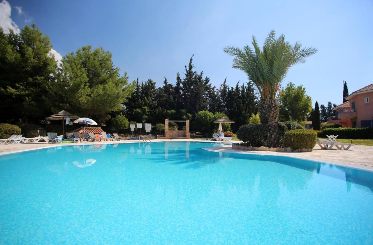 Limnaria Villas - Spacious 2 Bedroom Apartment Paphos