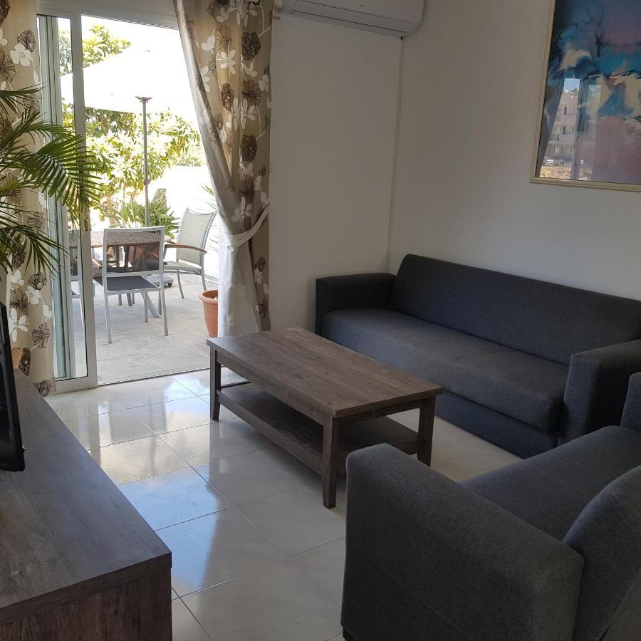 Peaceful Townhouse With Private Pool Near The Sea