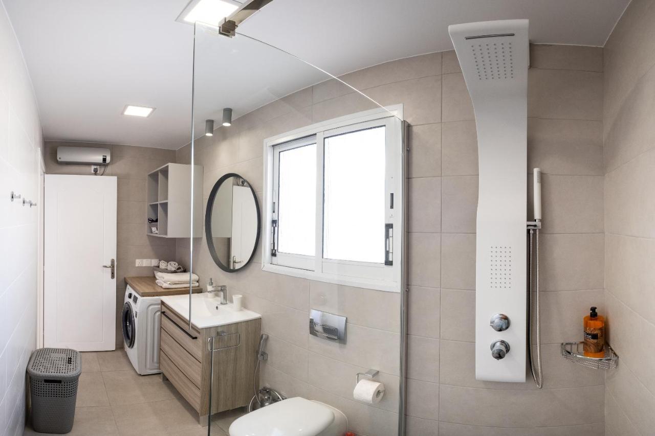 Seaview 3 Bedroom Kings Road Penthouse * Paphos