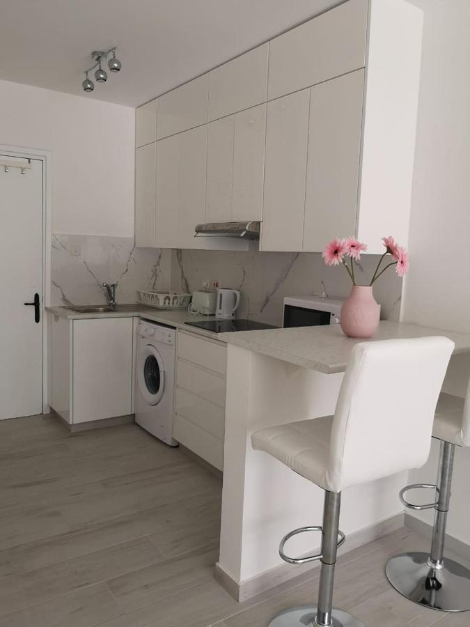 In Heart Of Tourist Area Of Apartment Paphos