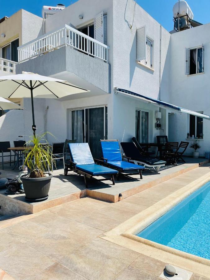Peaceful Townhouse With Private Pool Near The Sea Apartment *