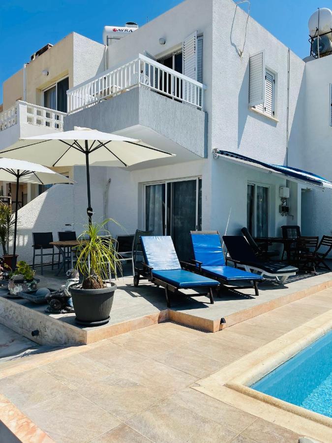 Peaceful Townhouse With Private Pool Near The Sea