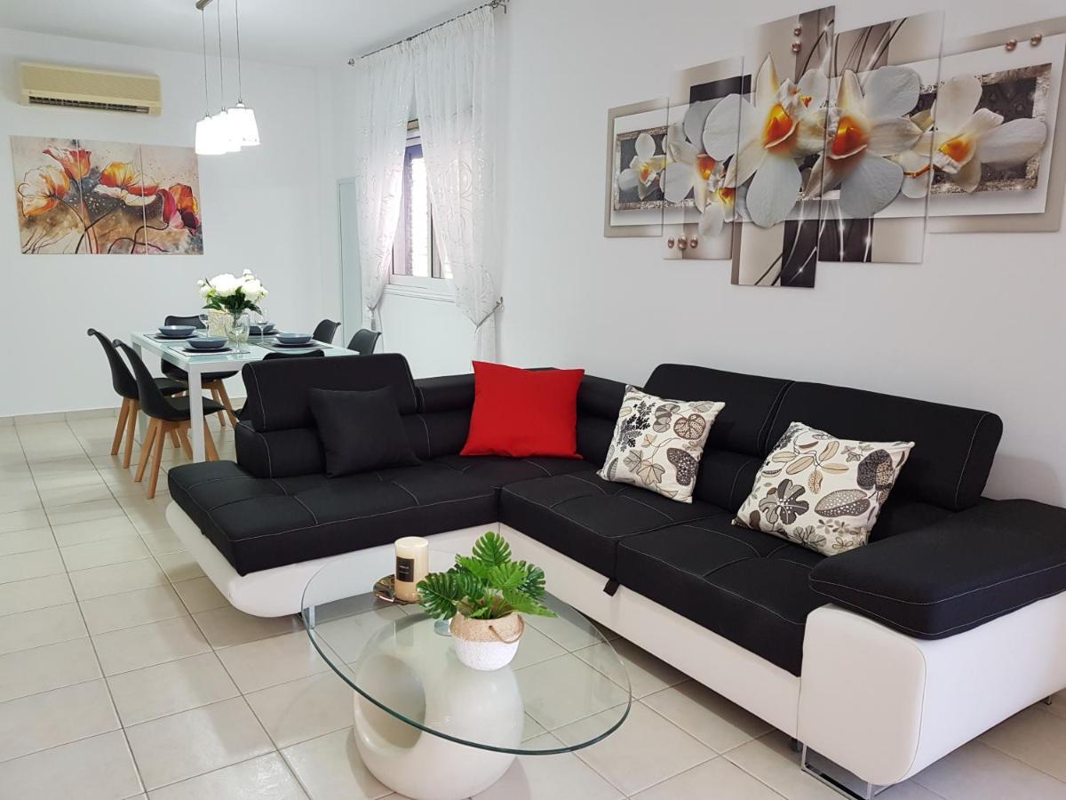 Paradise Gardens Iv 2 Bd Amazing *