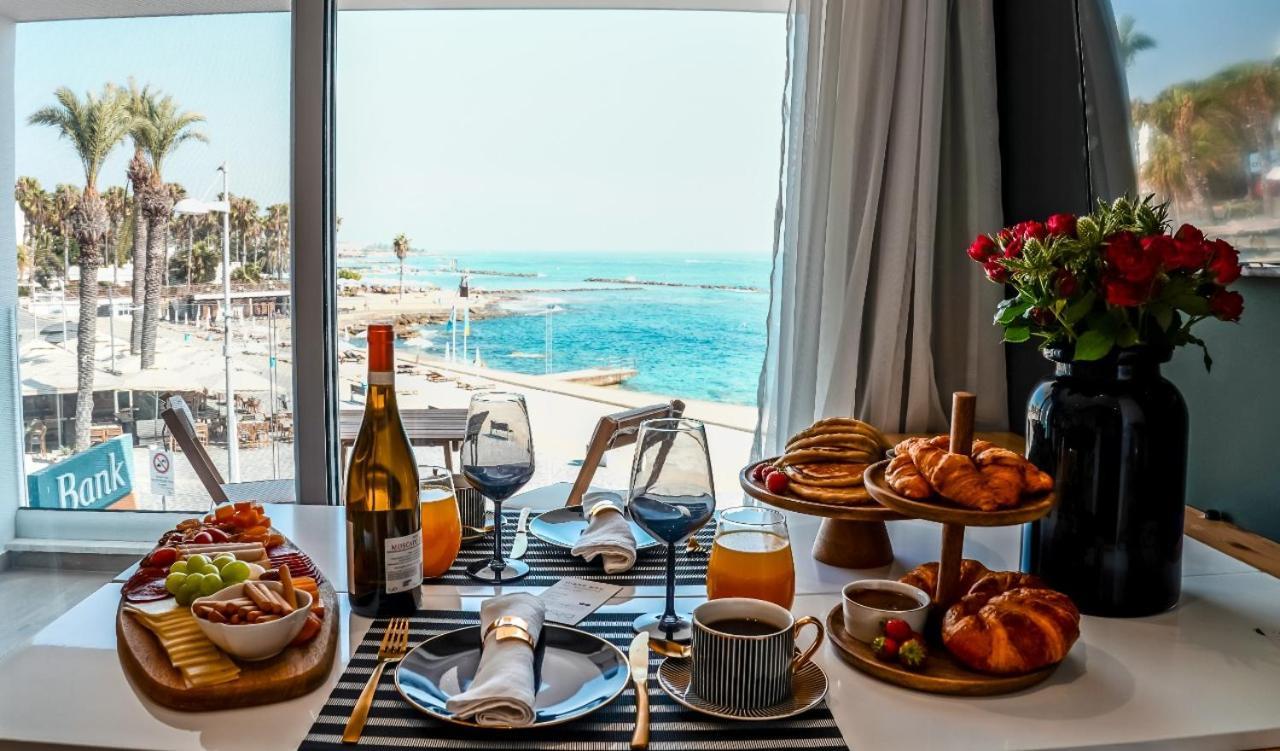 Cosea Living: Seaside Deluxe In Harbour 107b