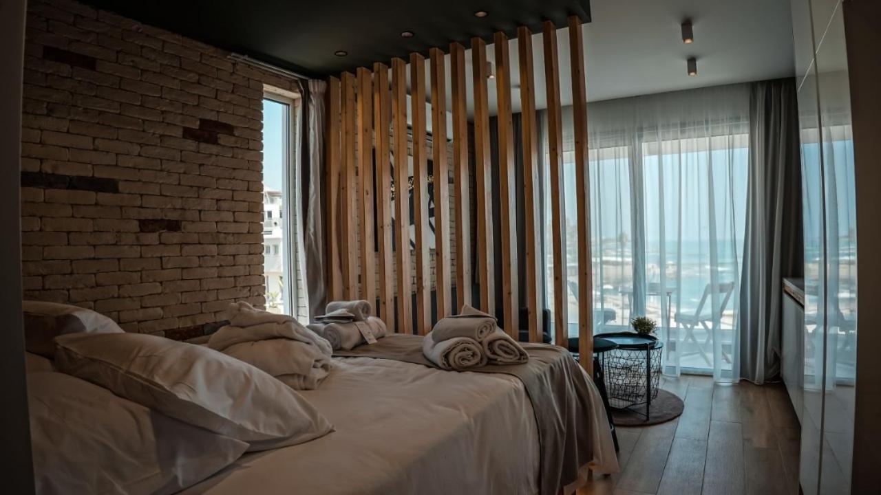 Cosea Living: Seaside Deluxe In Harbour 107b Apartment *