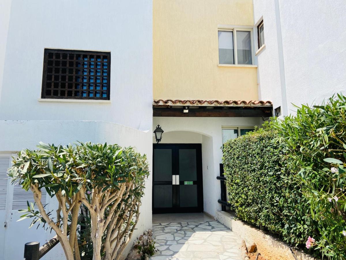 Garden 3 Bedrooms * Paphos