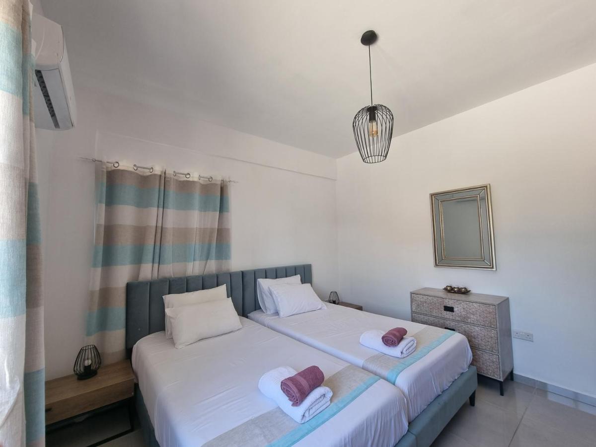 Rose Apartment *