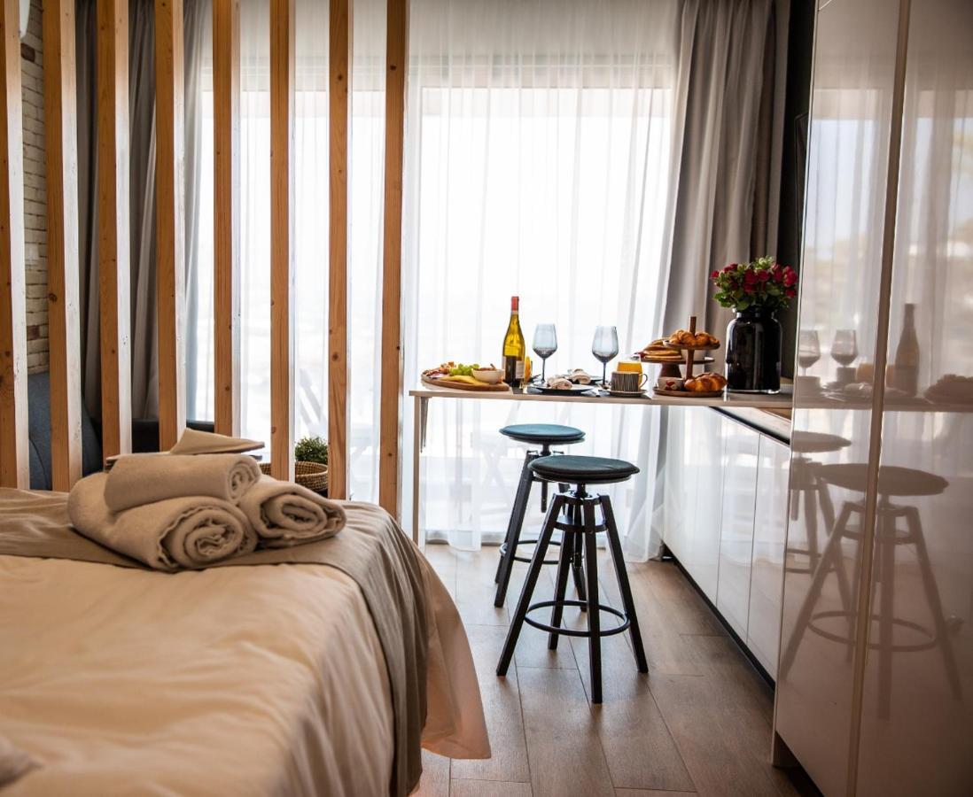 Cosea Living: Seaside Deluxe In Harbour 107b Paphos