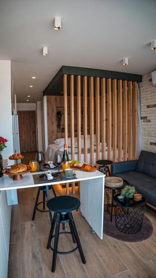Cosea Living: Seaside Deluxe In Harbour 107b