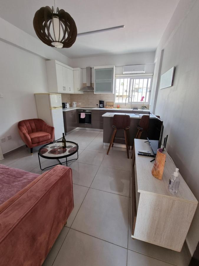 Rose Apartment *