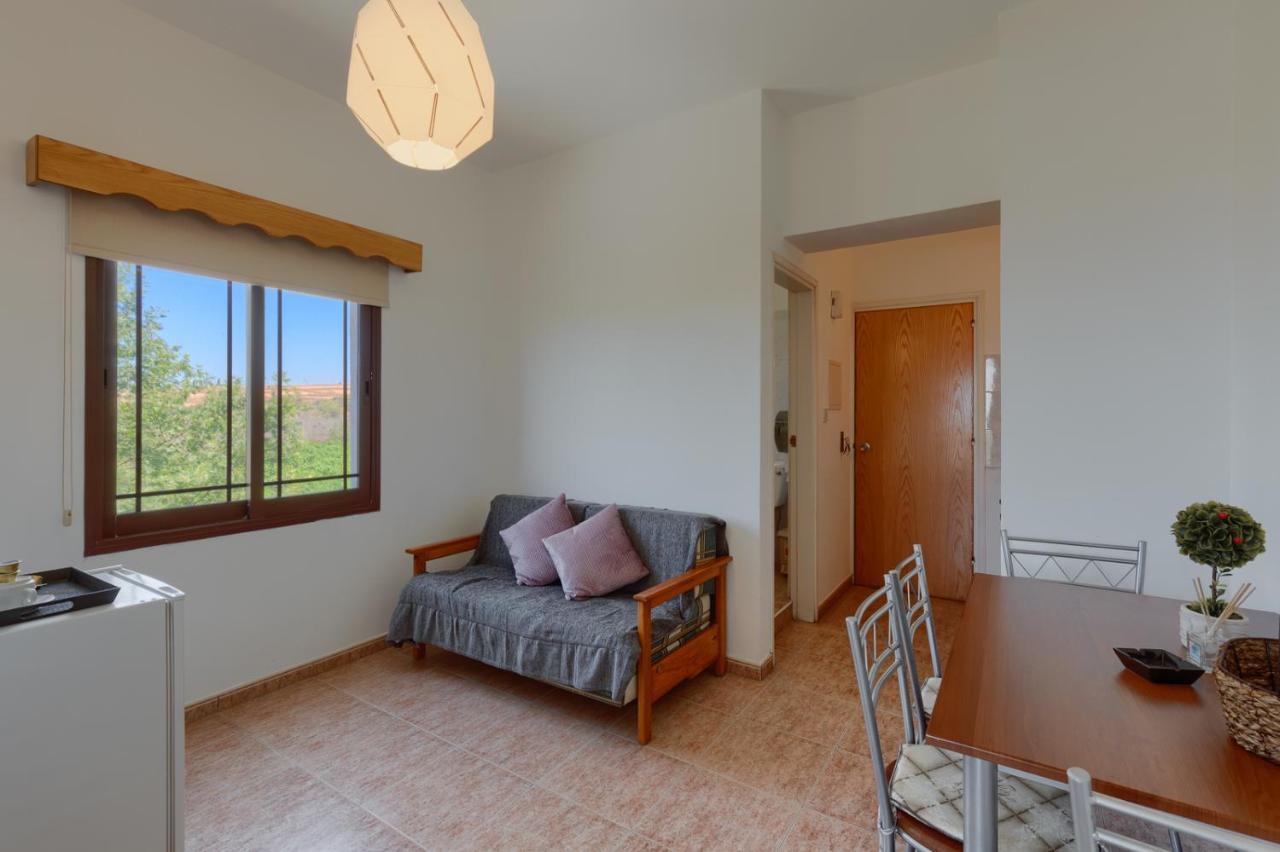 Apartment Kyparissos *