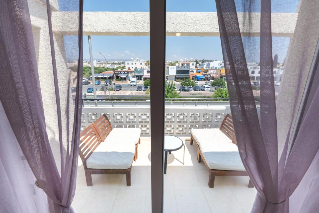 Seaview 3 Bedroom Kings Road Penthouse