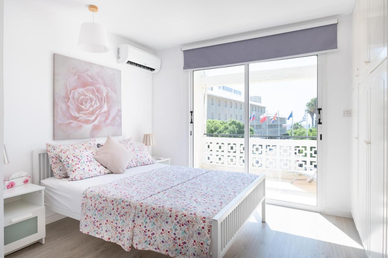 Seaview 3 Bedroom Kings Road Penthouse *