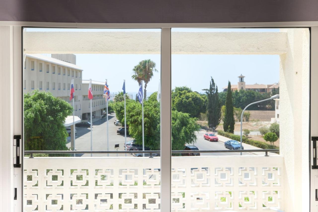 Seaview 3 Bedroom Kings Road Penthouse *