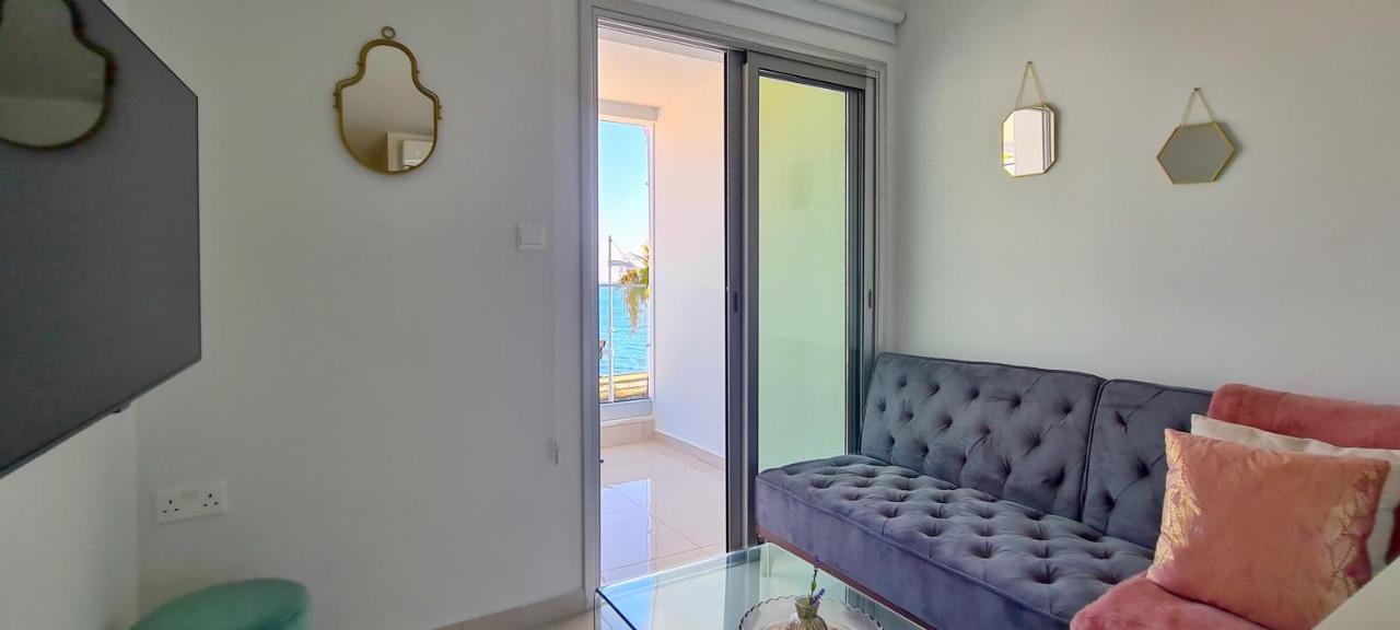 Phaedrus Living: Seaview Onyx Flat Lighthouse 48