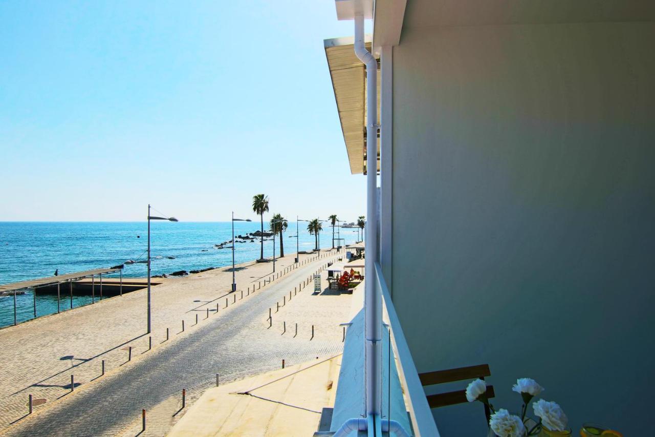 Phaedrus Living: Seaview Onyx Flat Lighthouse 48 Paphos