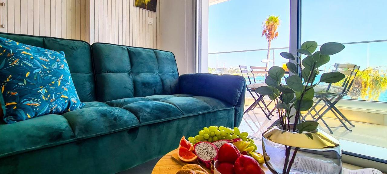 Phaedrus Living: Seaview Emerald Flat Lighthouse 48 Apartment *
