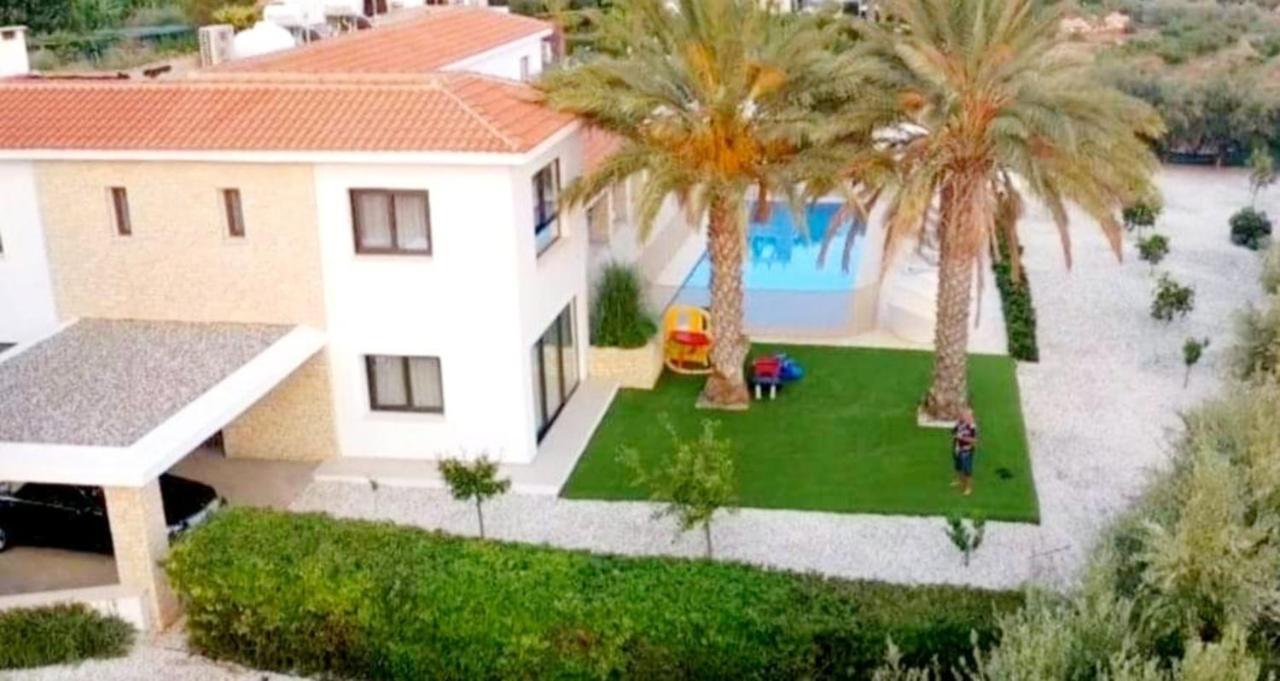 Luxury 6 Bedroom With Privet Pool In *