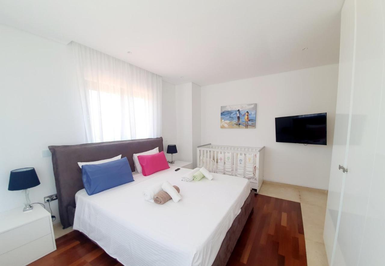 Luxury 6 Bedroom With Privet Pool In