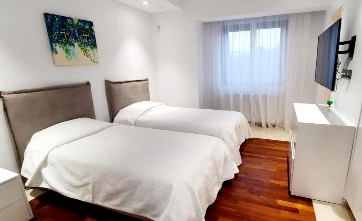 Villa Luxury 6 Bedroom With Privet Pool In *