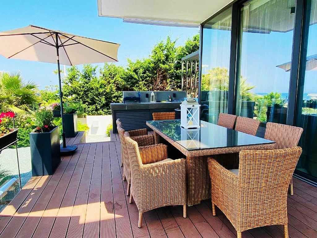 Faros Beach Front Residences No.1, Villa Paphos