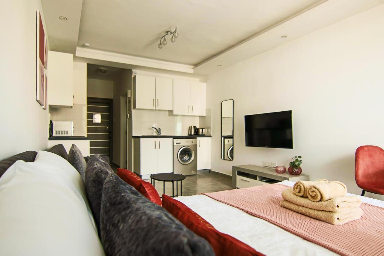 Phaedrus Living: Seaside Luxury Flat Athina 115