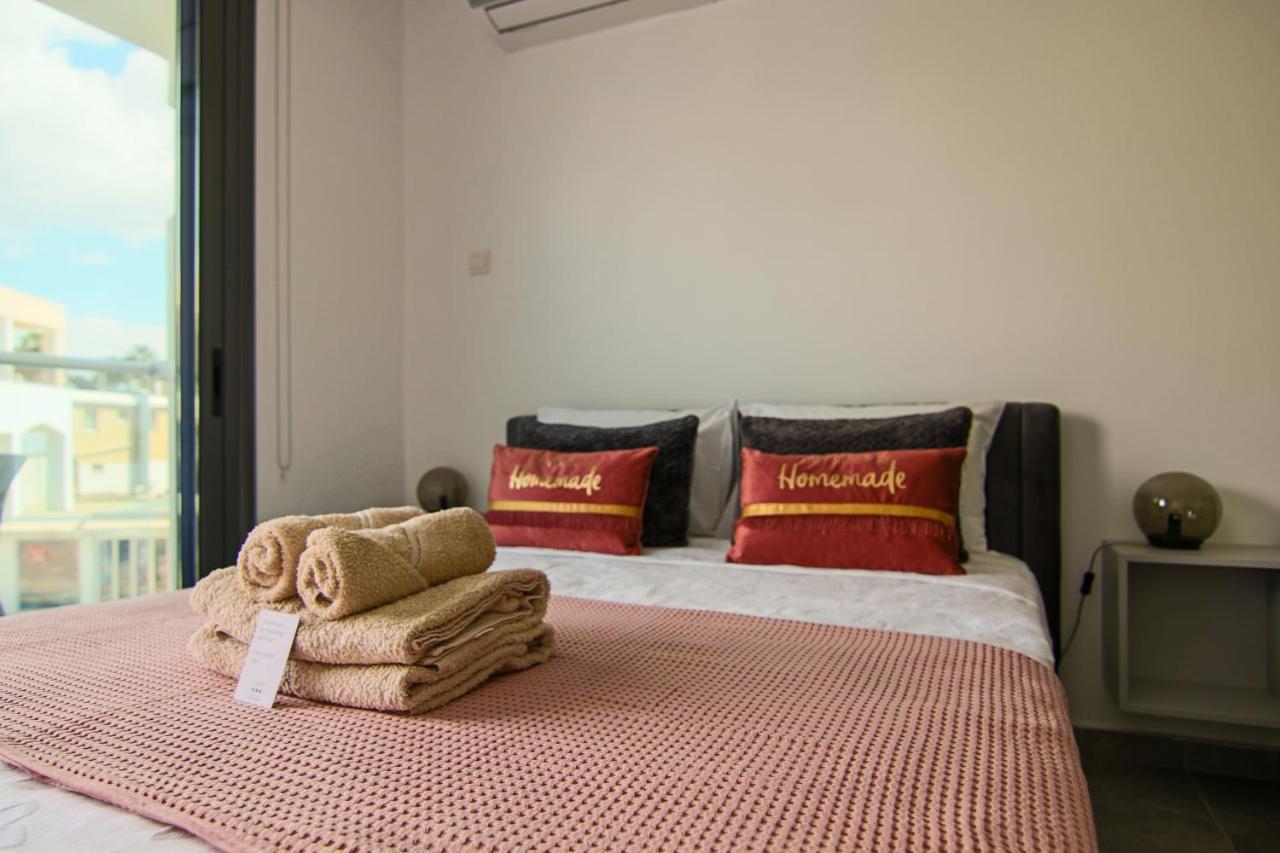 Phaedrus Living: Seaside Luxury Flat Athina 115