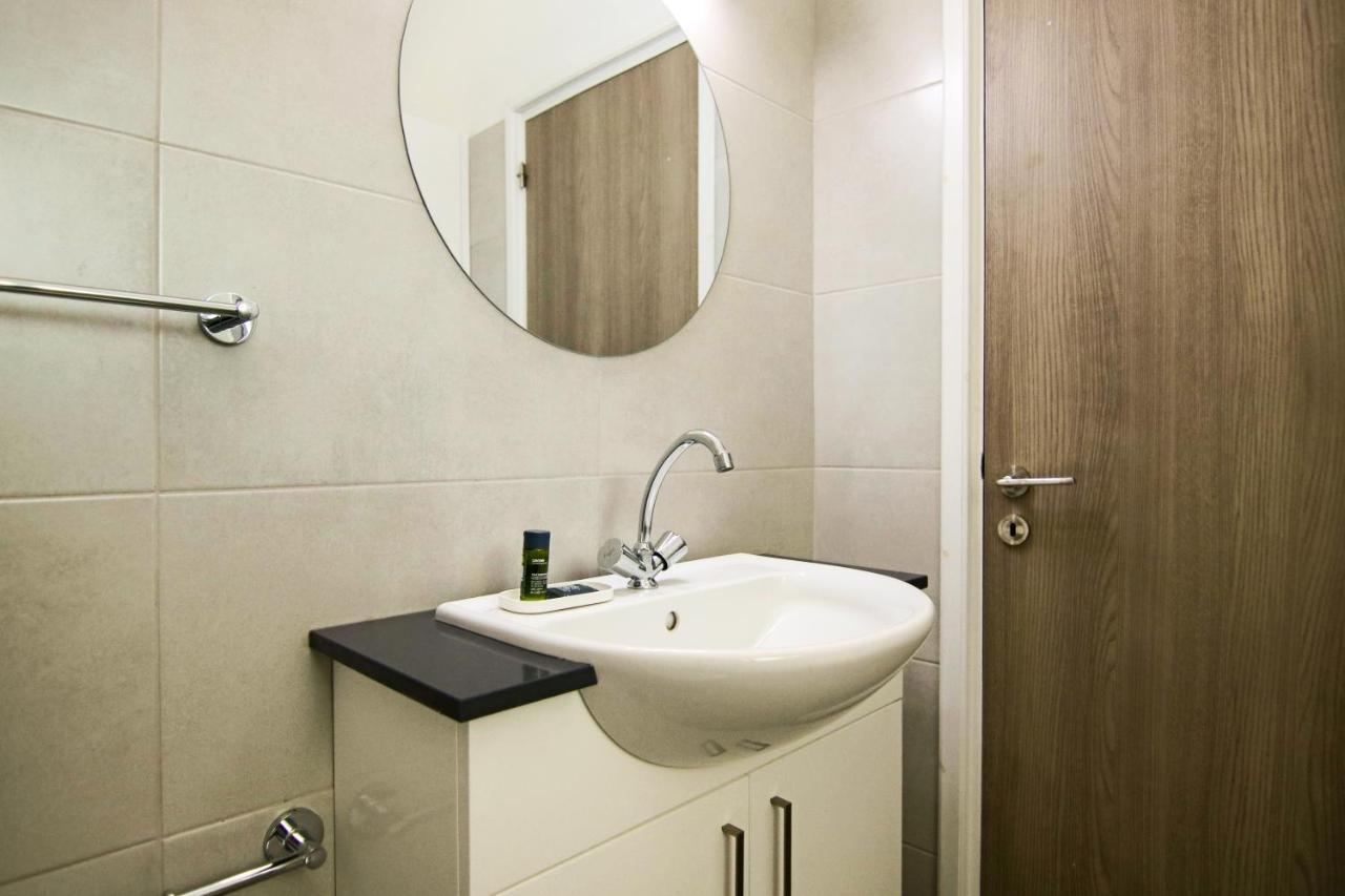 Apartment Phaedrus Living: Seaside Luxury Flat Athina 115