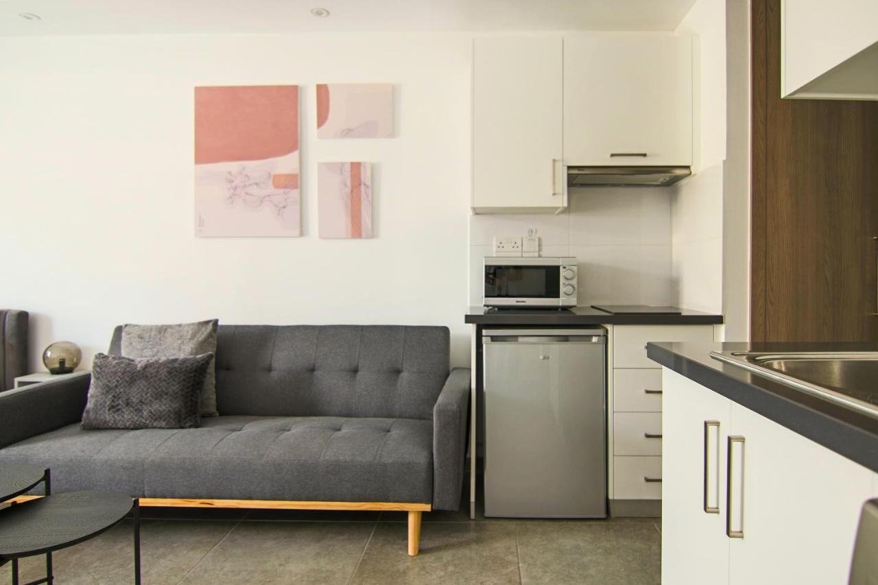 Phaedrus Living: Seaside Luxury Flat Athina 115