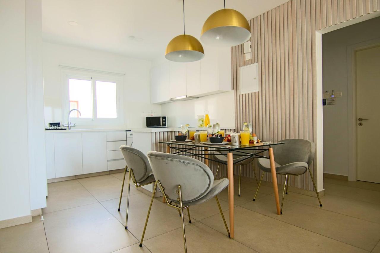 Phaedrus Living Seaview Flat Limnaria 154 *