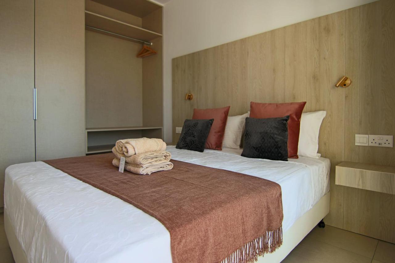 Phaedrus Living Seaview Flat Limnaria 154