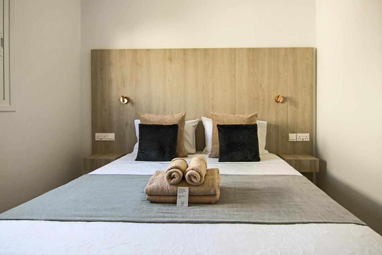 Phaedrus Living Seaview Flat Limnaria 154