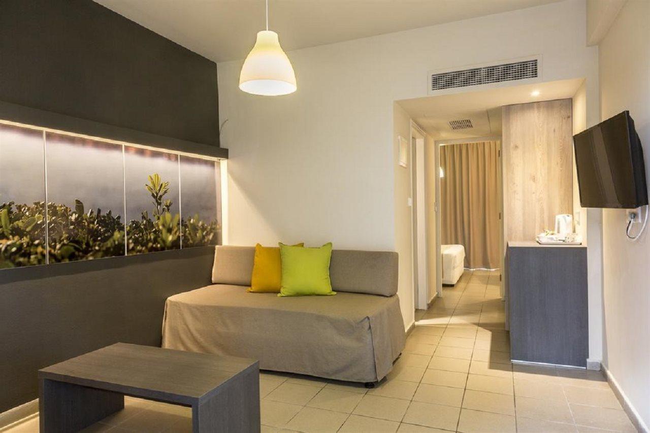 Mayfair Gardens Hotel Paphos