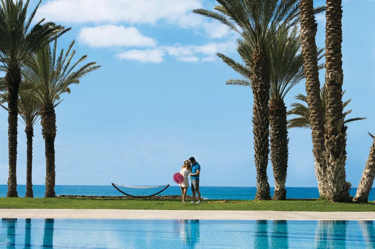 Constantinou Bros Pioneer Beach Hotel 4* Paphos
