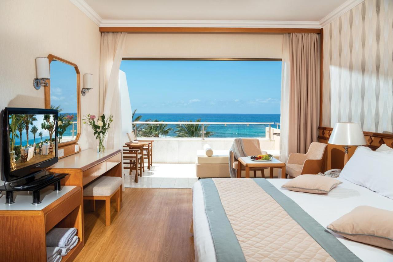 Hotel Constantinou Bros Pioneer Beach Hotel