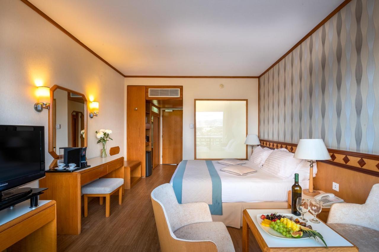 Hotel Constantinou Bros Pioneer Beach Hotel