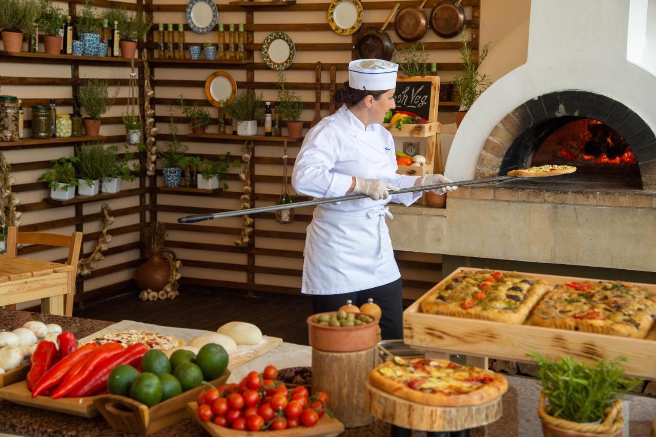 Constantinou Bros Pioneer Beach Hotel Paphos