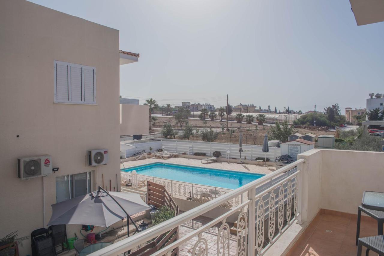Renovated One Bedroom In With Pool Apartment *
