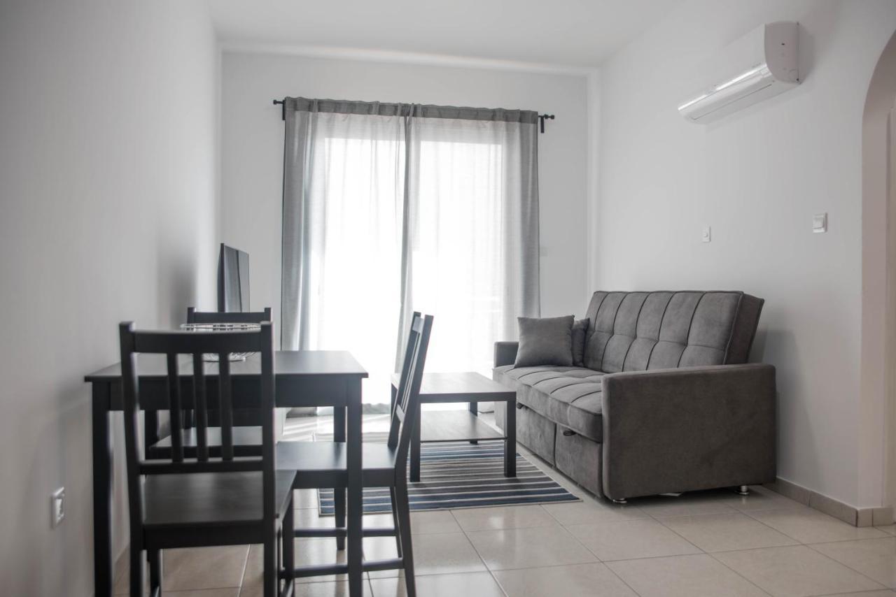 Renovated One Bedroom In With Pool Apartment Paphos