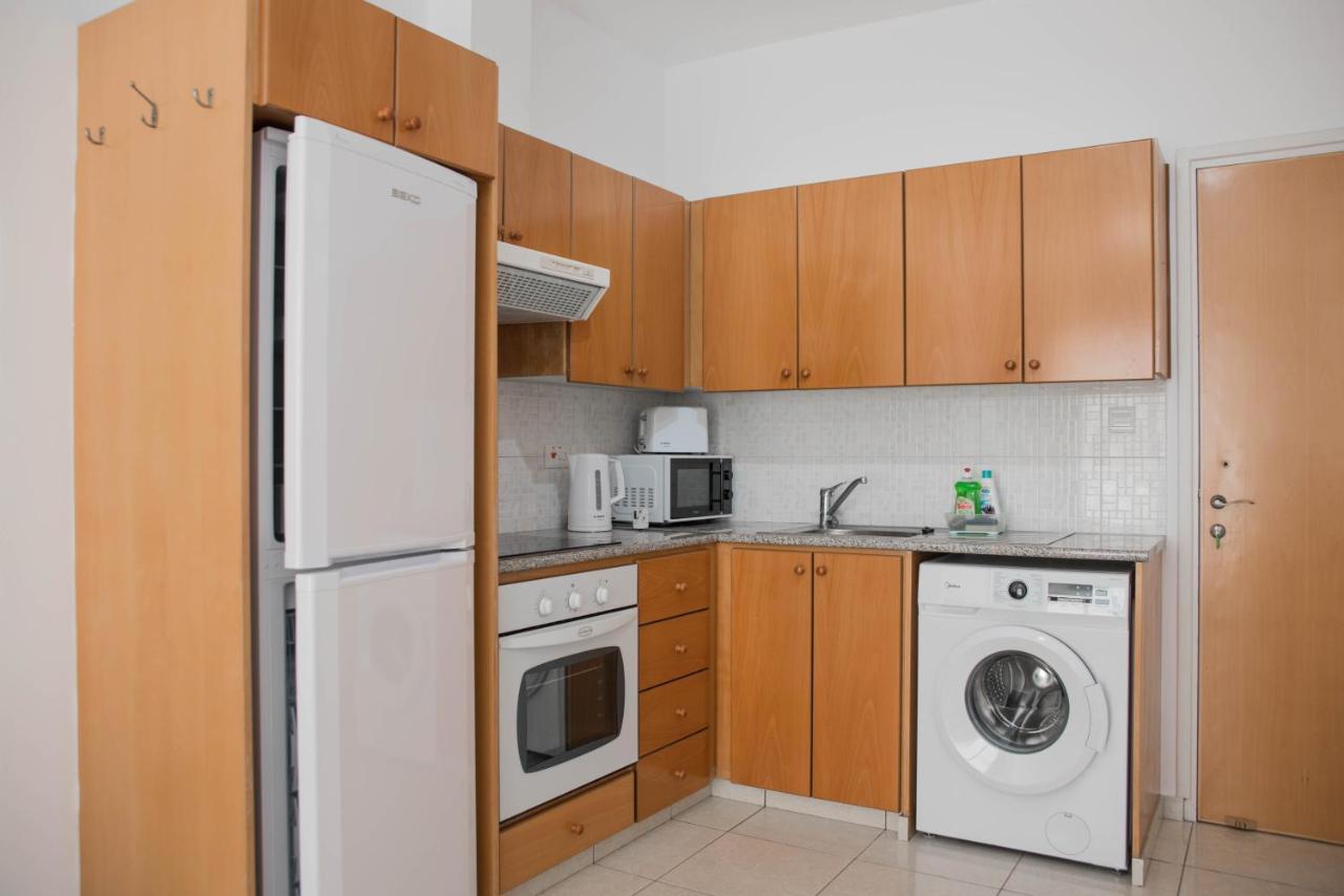 Renovated One Bedroom In With Pool Apartment