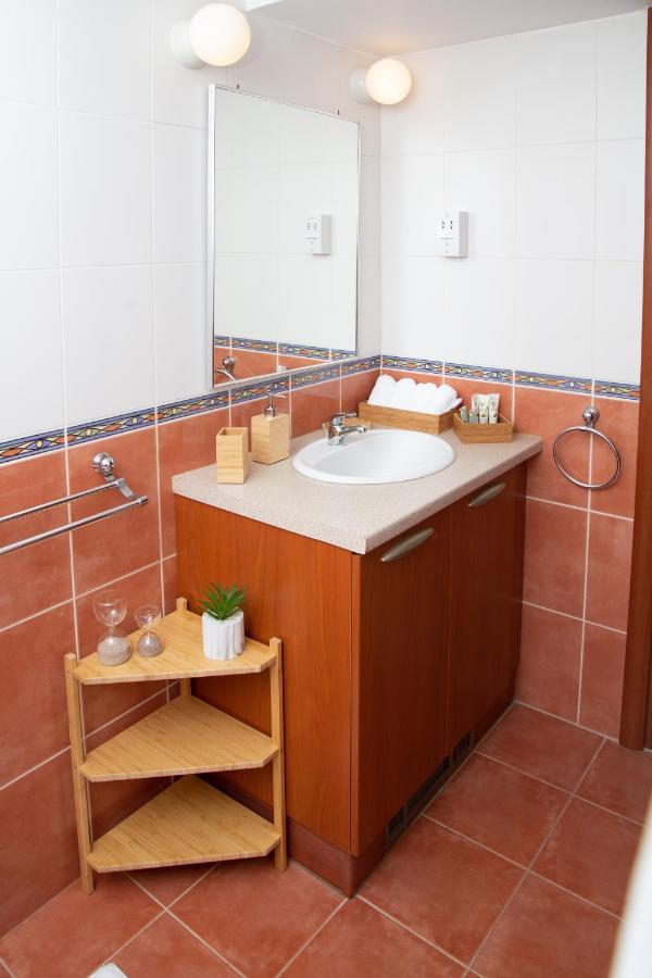 Apartment 2 Bedroom Cates Top Floor Peaceful With Pool! Paphos