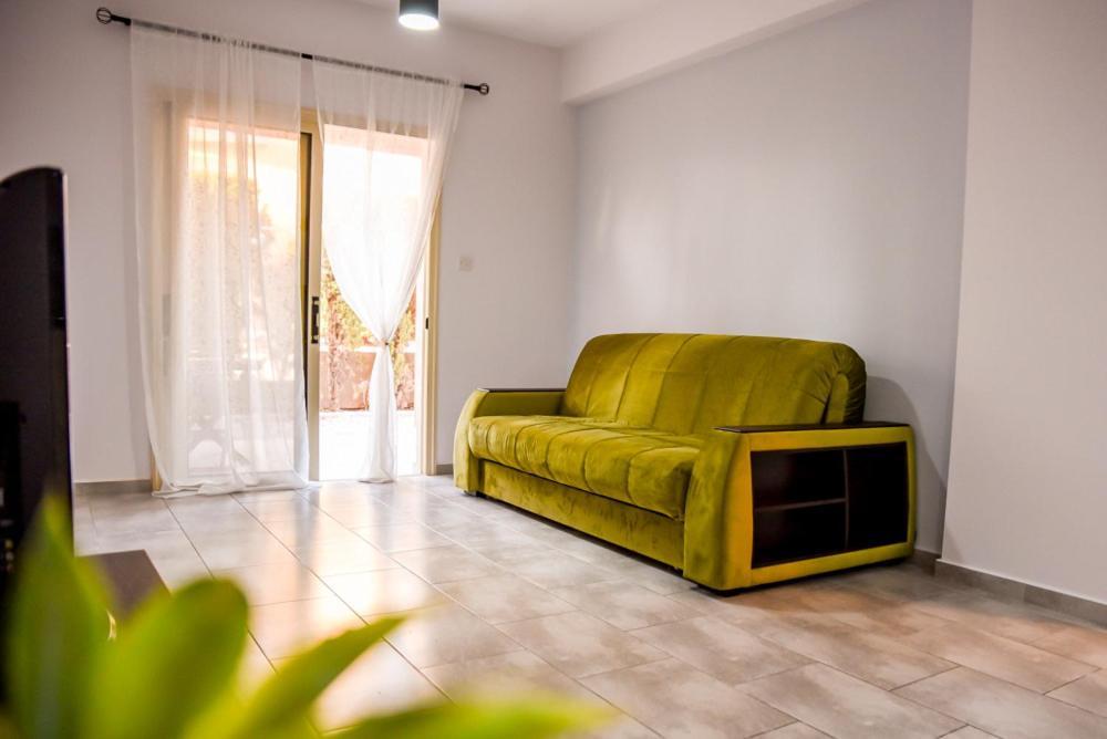 Beautiful Near The Sea And A Large Private Garden Apartment *