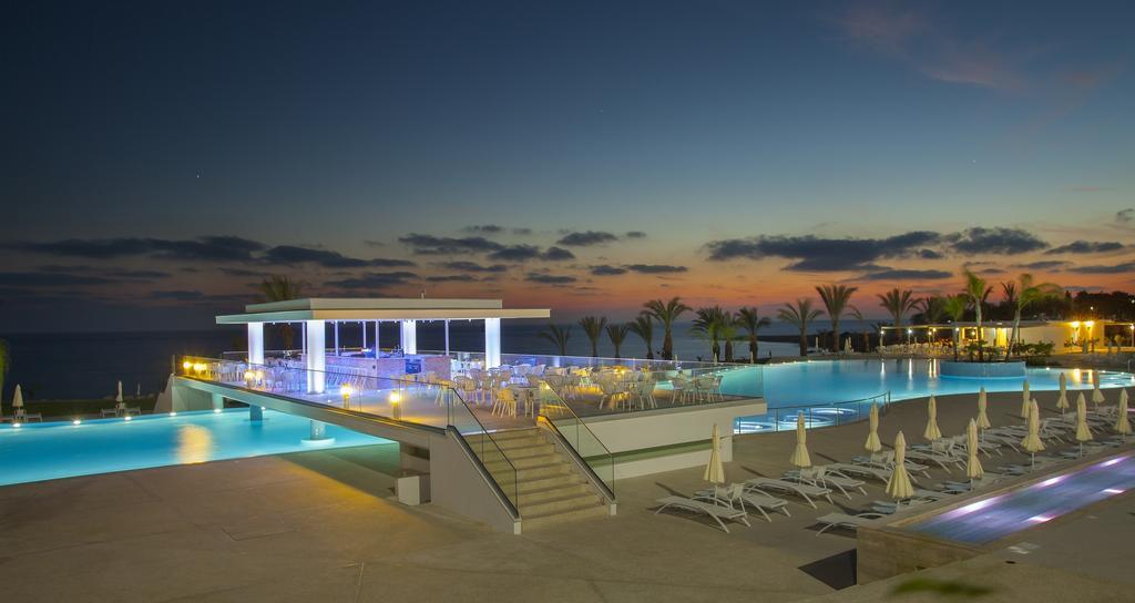 King Evelthon Beach & Resort 5*