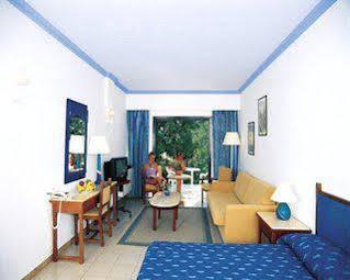 Gardens 3* Paphos